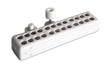 Fente pour c&acirc;ble d'&eacute;lectrode